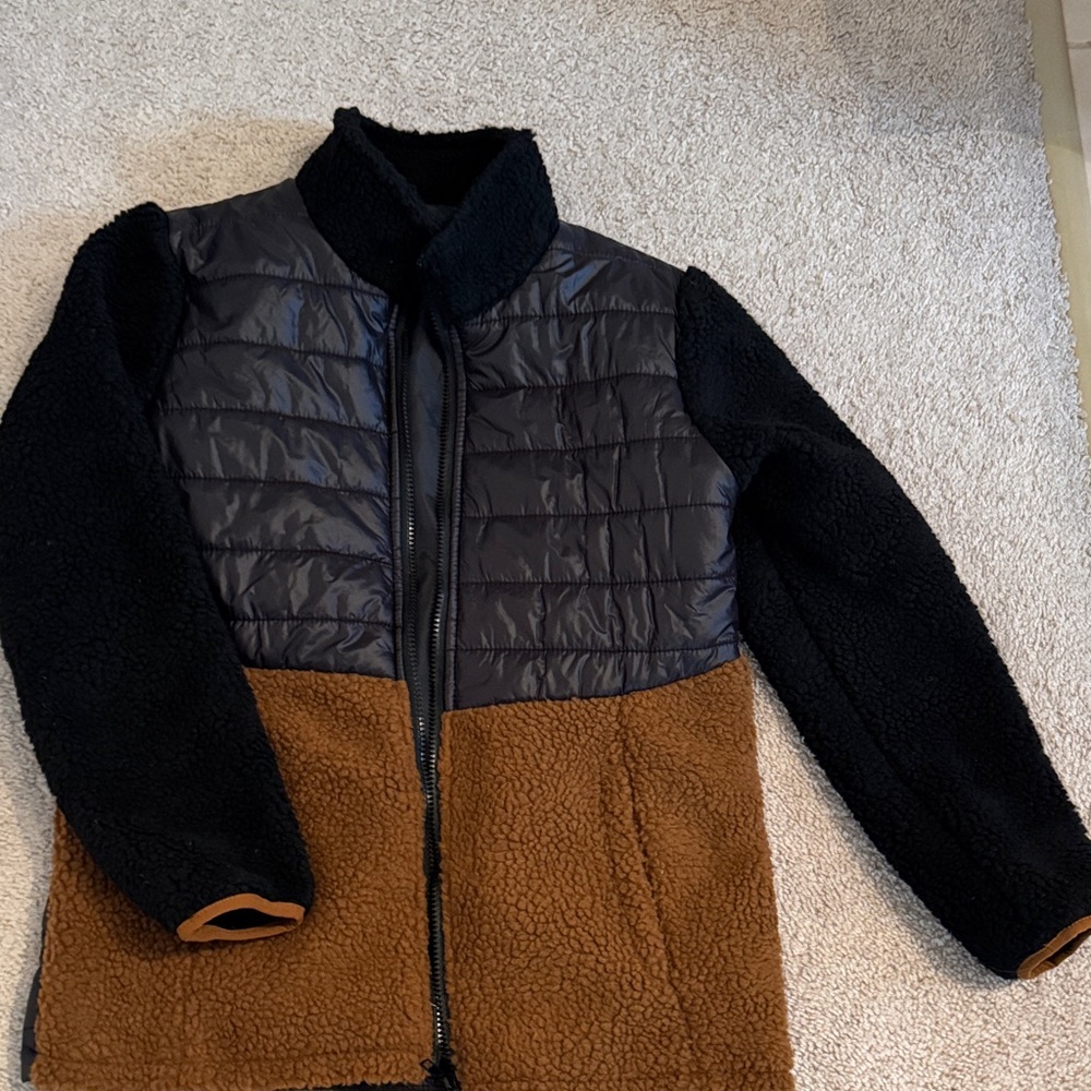 Women’s NWOT Black and Brown Sherpa zip up Jacket